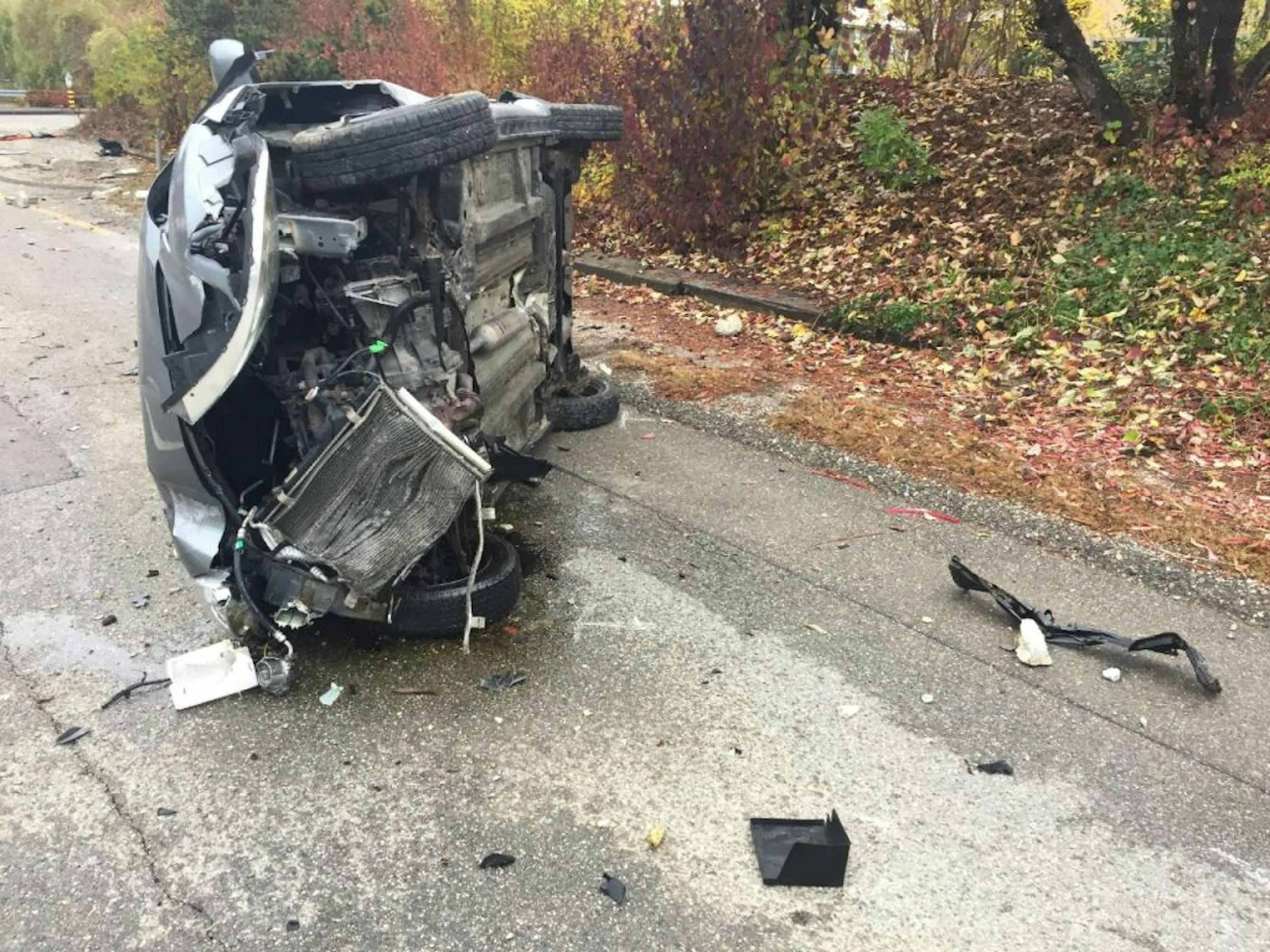 Cette voiture a terminé sur le flanc à Matran (FR) à la suite d'un assoupissement vendredi matin.