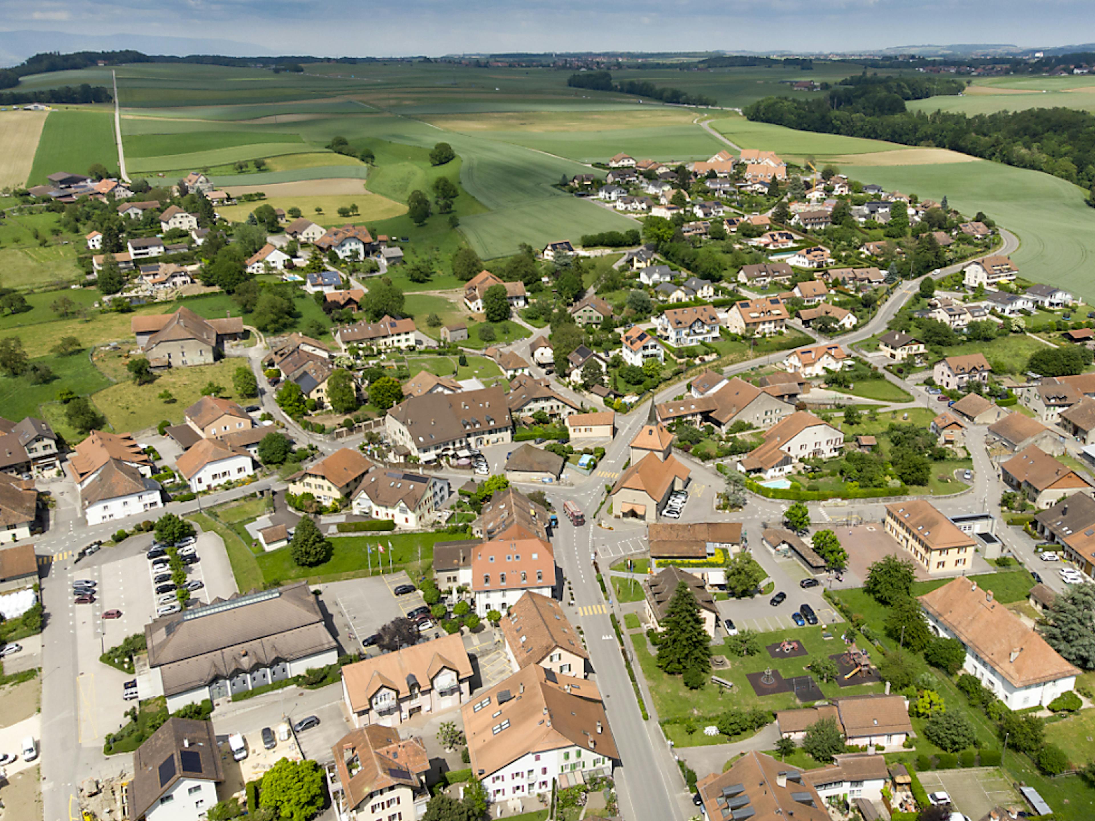 Entre 1985 et 2009, la surface construite en dehors des zones à bâtir a augmenté de plus de 18’600 hectares, soit plus que la superficie combinée des villes de Bâle, Berne, Genève et Zurich (archives).