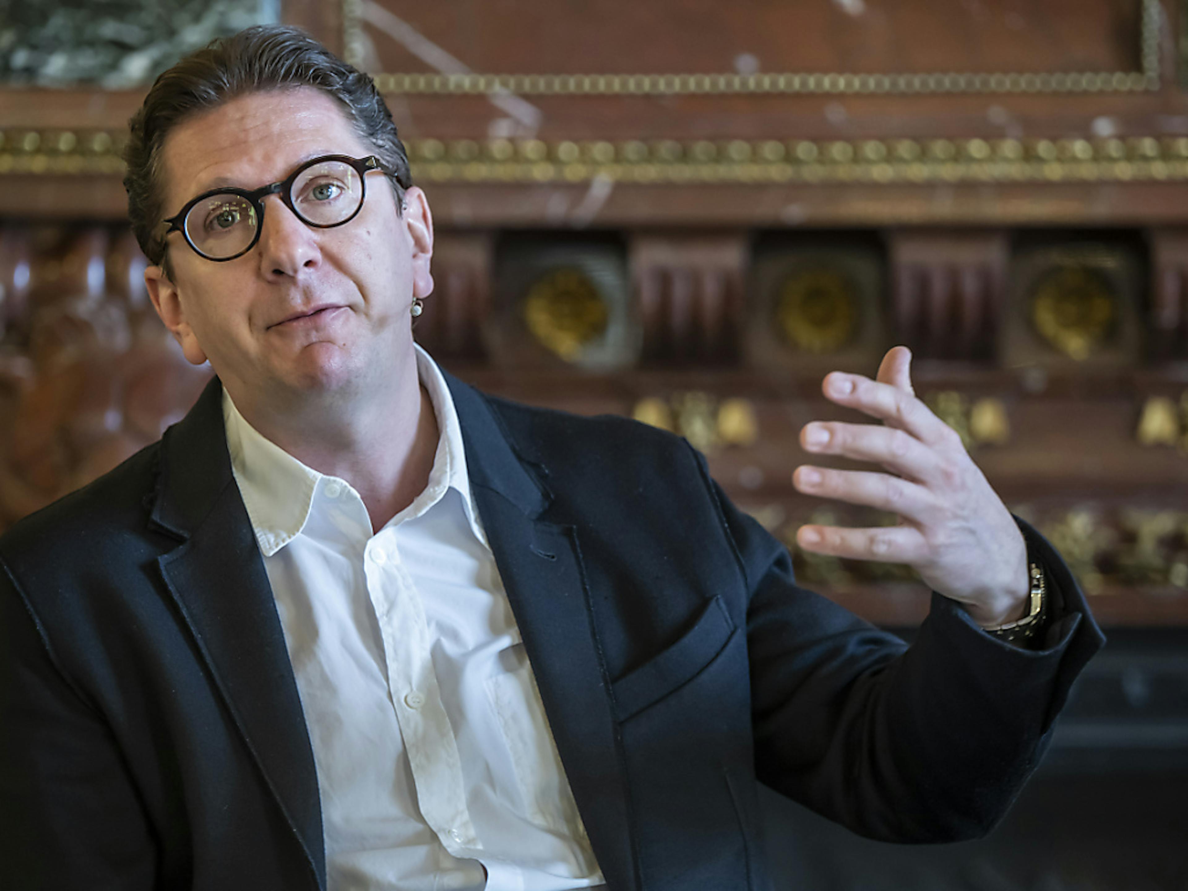 Aviel Cahn, l'actuel directeur général du Grand Théâtre, vient d'être nommé à la tête de l'un des trois grands opéras de Berlin, l'Opéra allemand de Berlin.