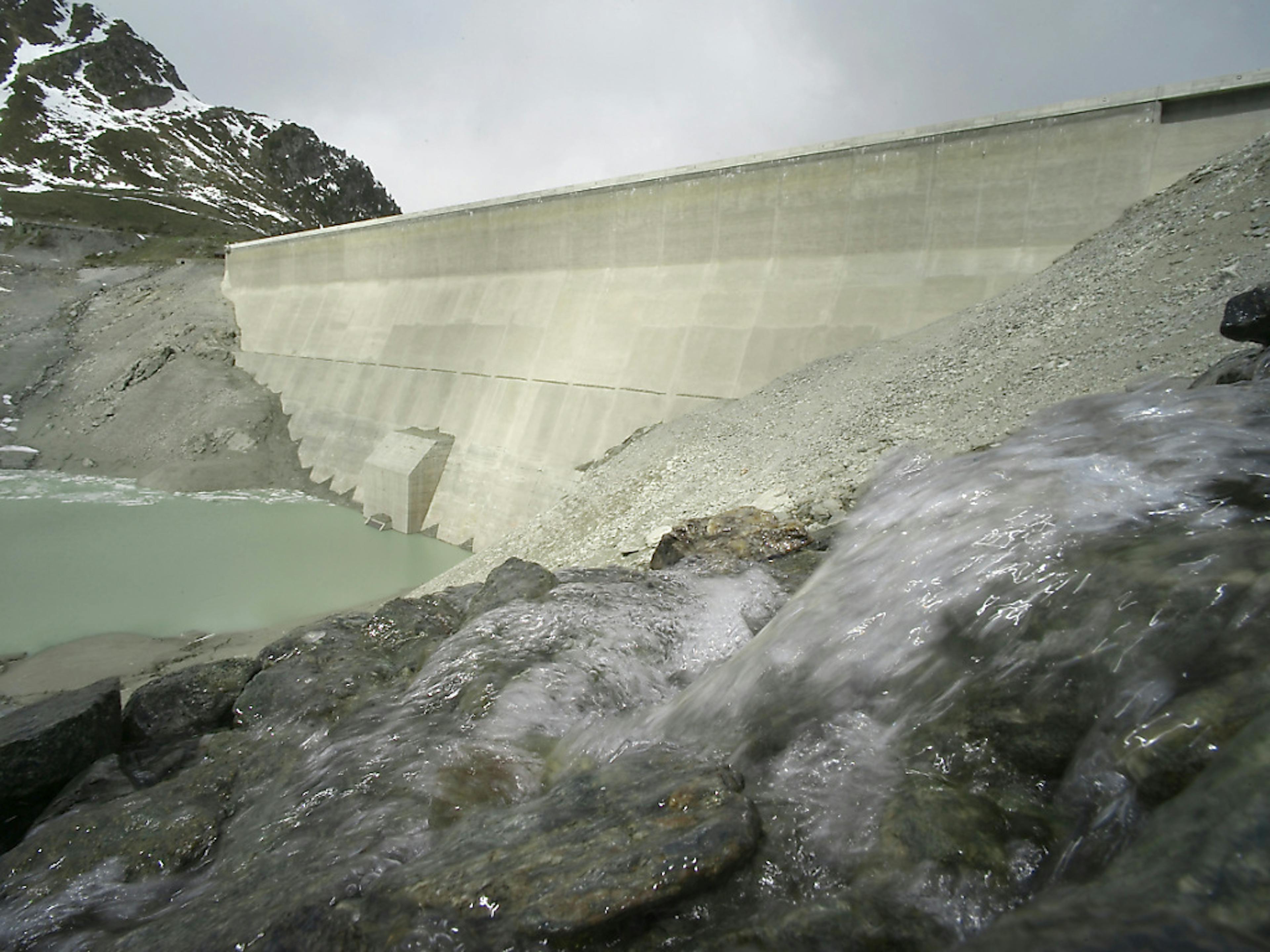 Les sénateurs ont débattu pendant plus de deux heures des débits résiduels dans les barrages (image d'illustration).