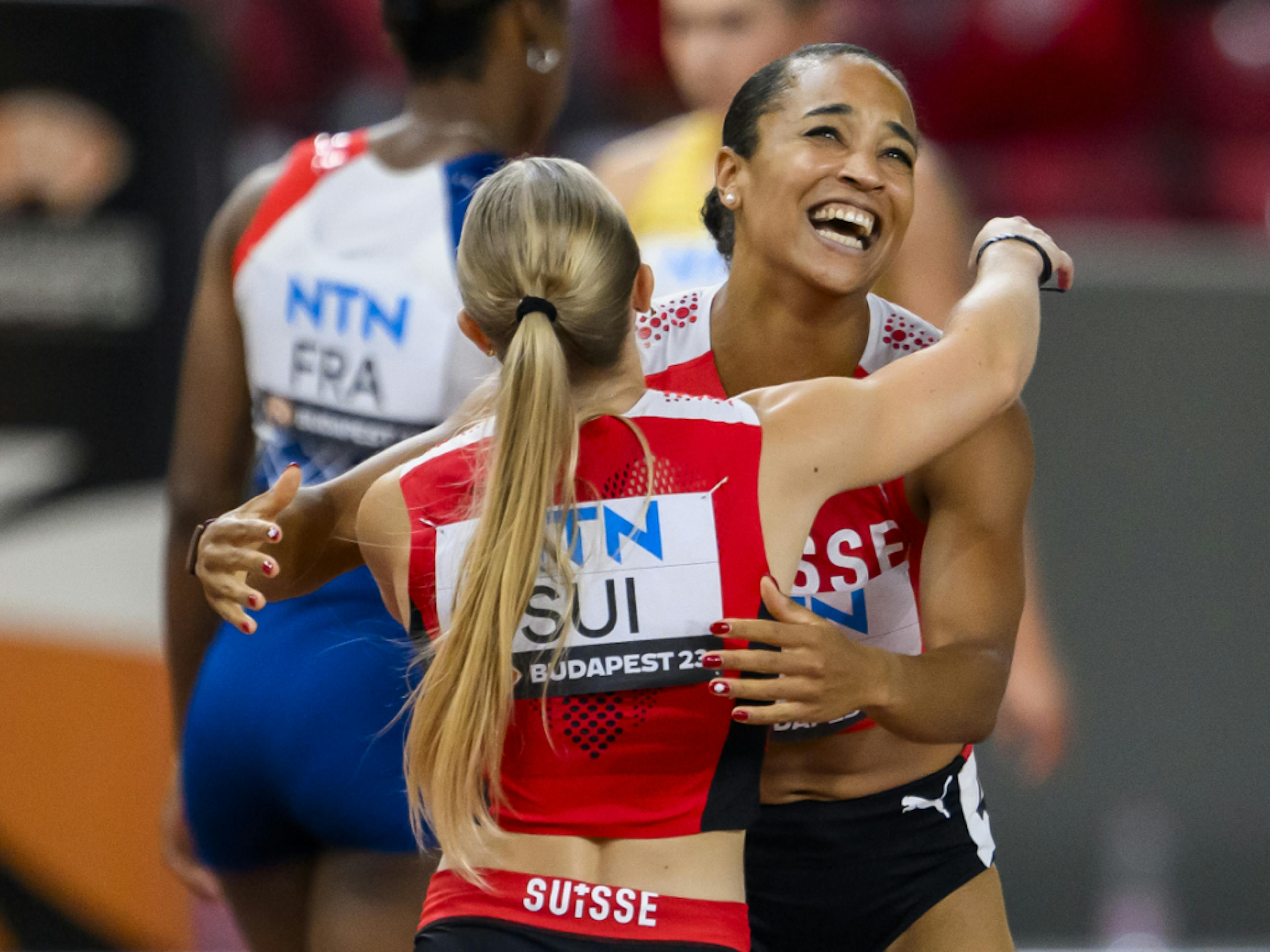 Melissa Gutschmidt et Salomé Kora forcément heureuses d'être en finale avec le relais