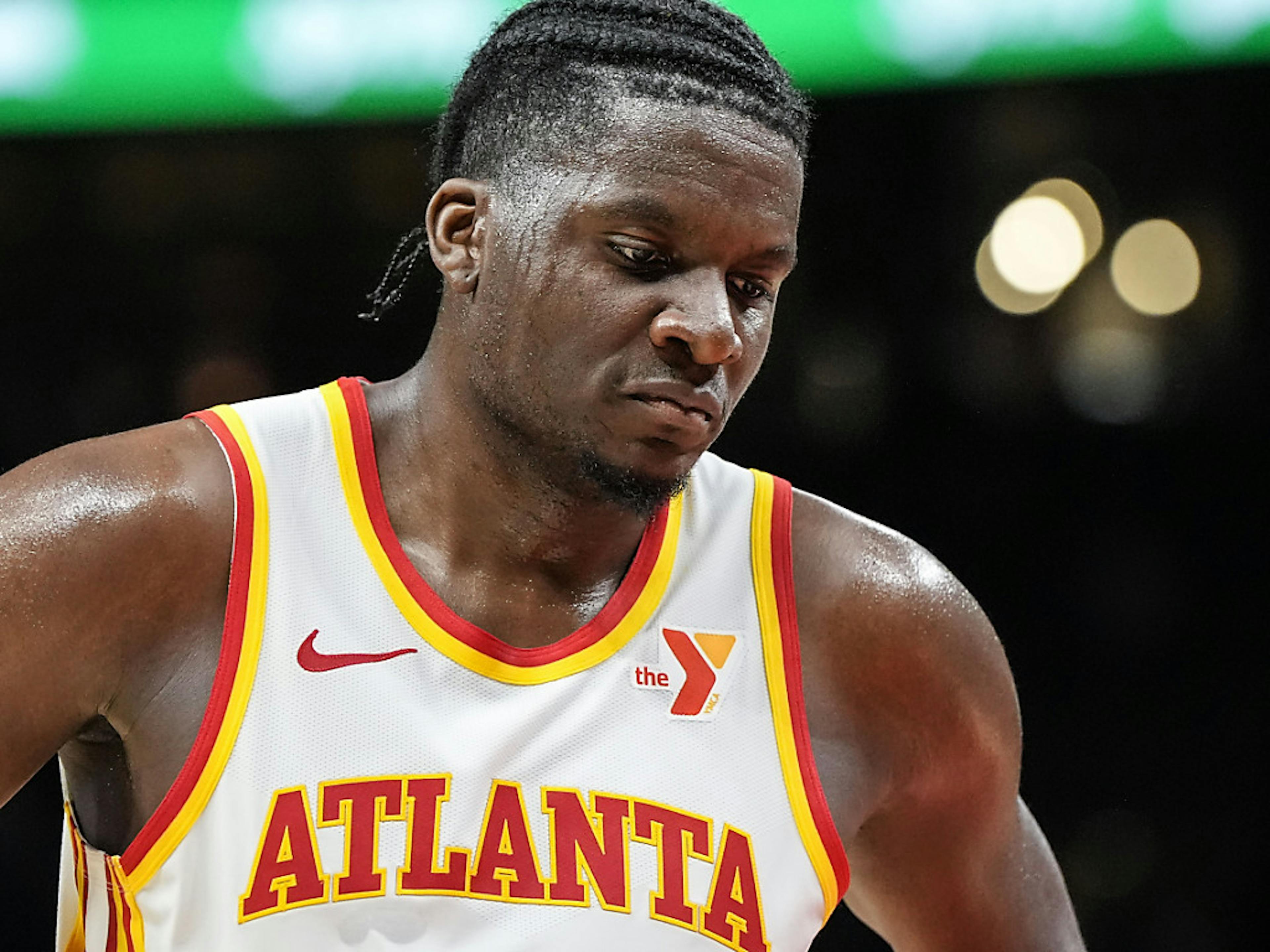 Clint Capela et les Hawks ont été battus par Toronto